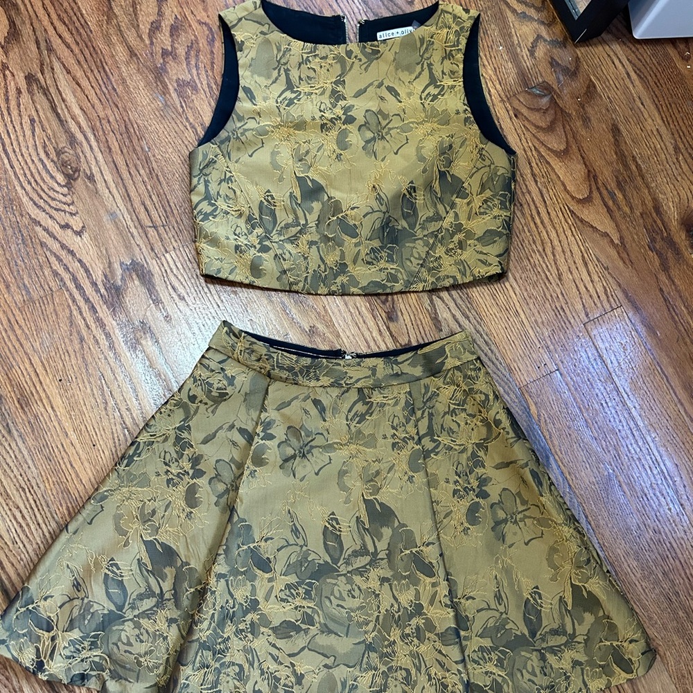 Alice + Olivia Yellow/Gold Matching set crop top skater skirt